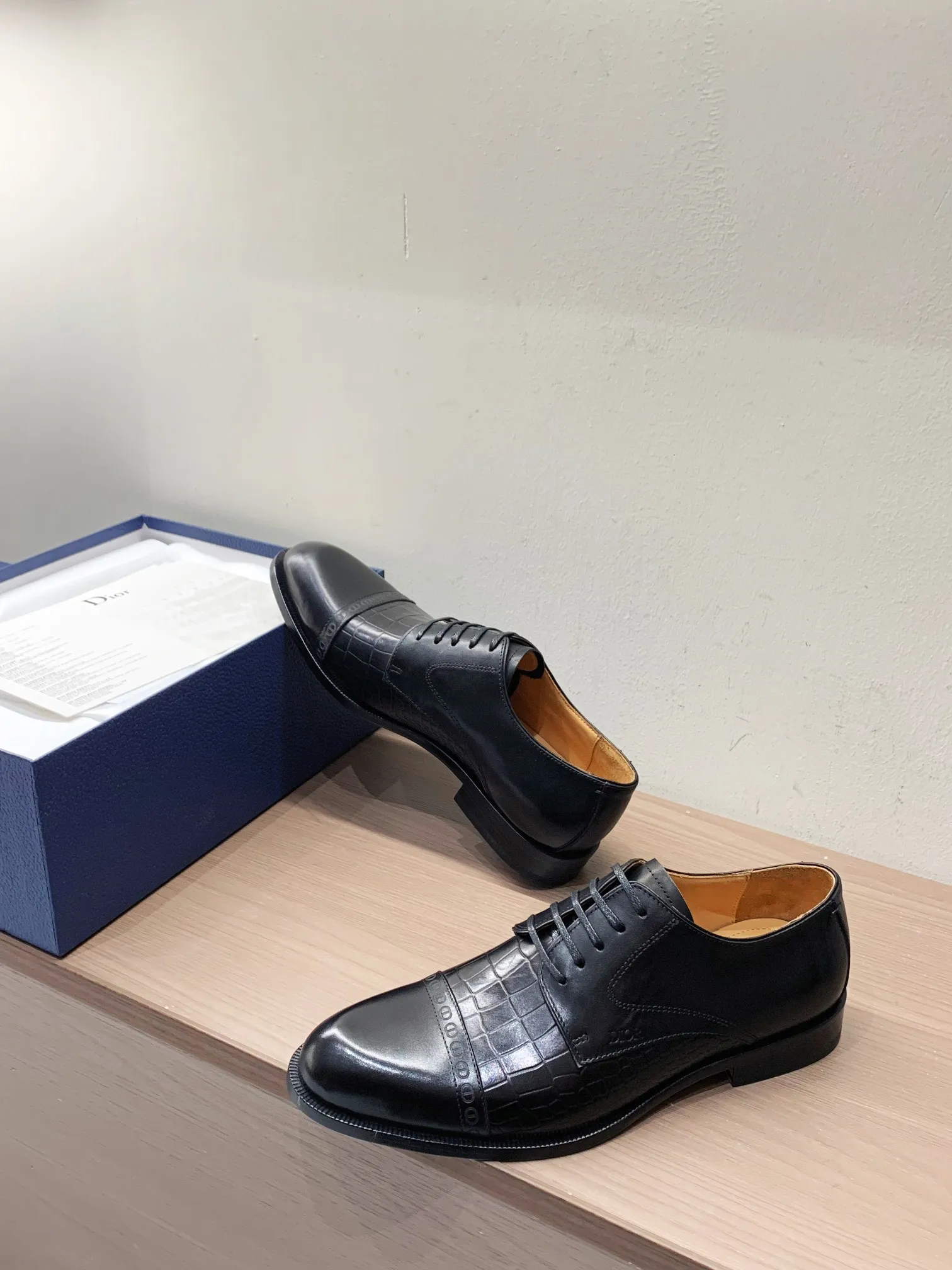 940💰 Dior high-end men's boutique casual leather shoes, imported cowhide upper, water-dyed cowhide lining, imported genuine leather outsole, perfect details, standard code 39-44 (38.45.46 customized, non-returnable and non-exchangeable),